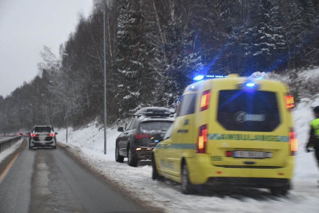 En to år gammel jente ble kjørt til legevakta for en sjekk.