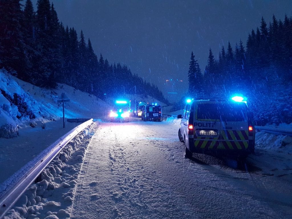 Vegen over Gravåsen var stengt i flere timer. 